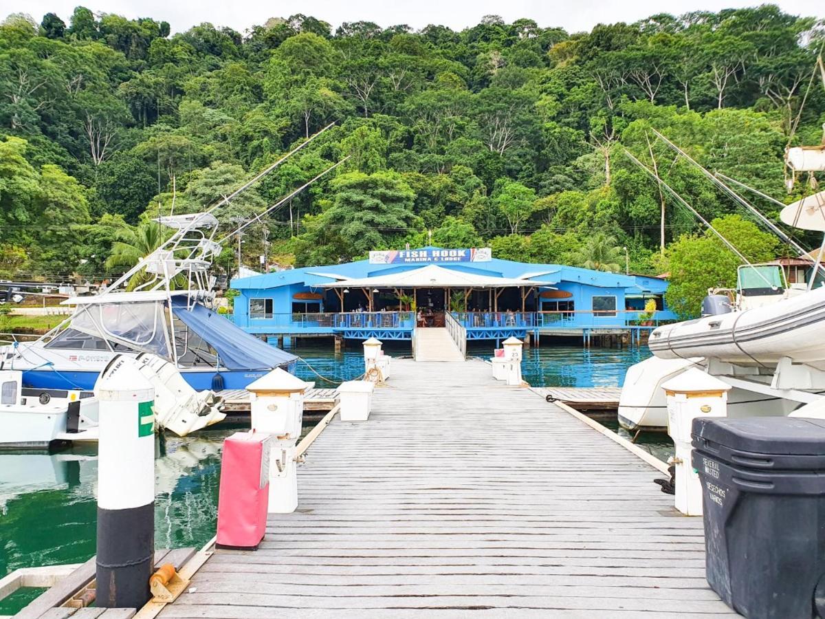 Fish Hook Marina Hotel 골피토 외부 사진