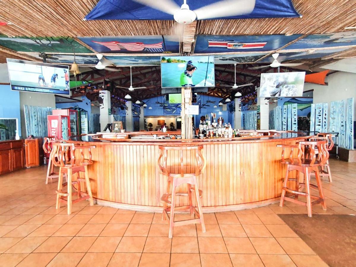 Fish Hook Marina Hotel 골피토 외부 사진