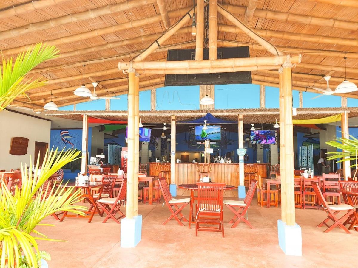 Fish Hook Marina Hotel 골피토 외부 사진