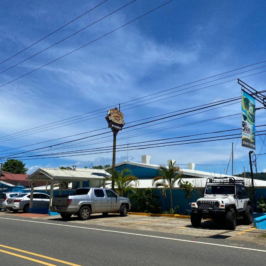 Fish Hook Marina Hotel 골피토 외부 사진